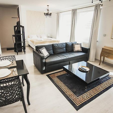 Zara Luxury Apartments The Absolute Center Of Žilina Exteriör bild