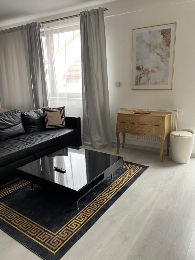 Zara Luxury Apartments The Absolute Center Of Žilina Exteriör bild