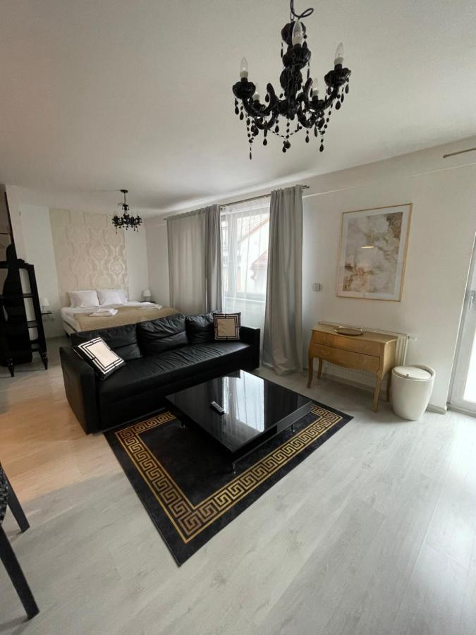 Zara Luxury Apartments The Absolute Center Of Žilina Exteriör bild