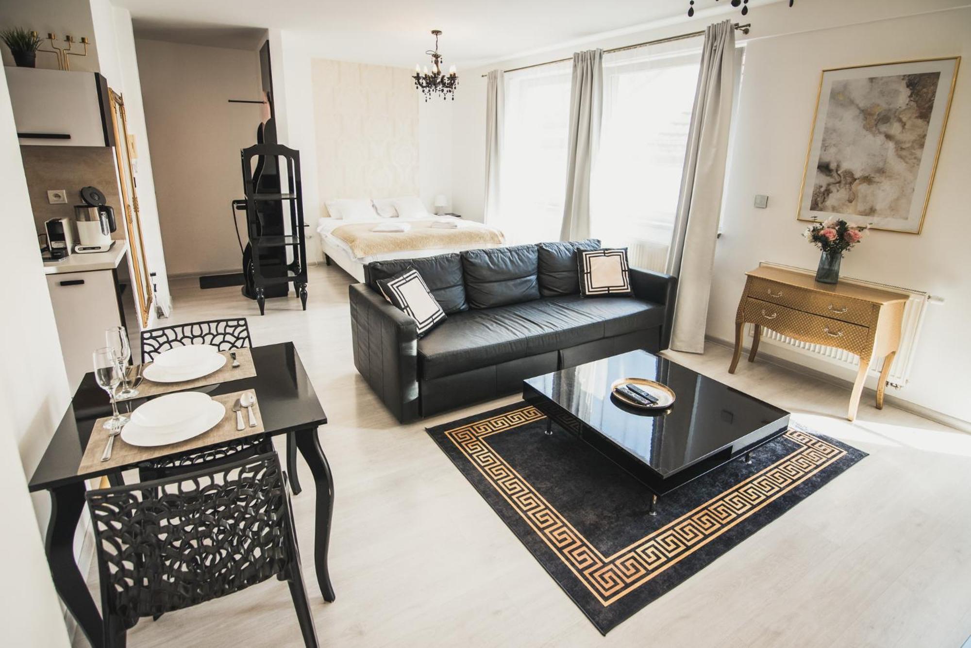 Zara Luxury Apartments The Absolute Center Of Žilina Exteriör bild